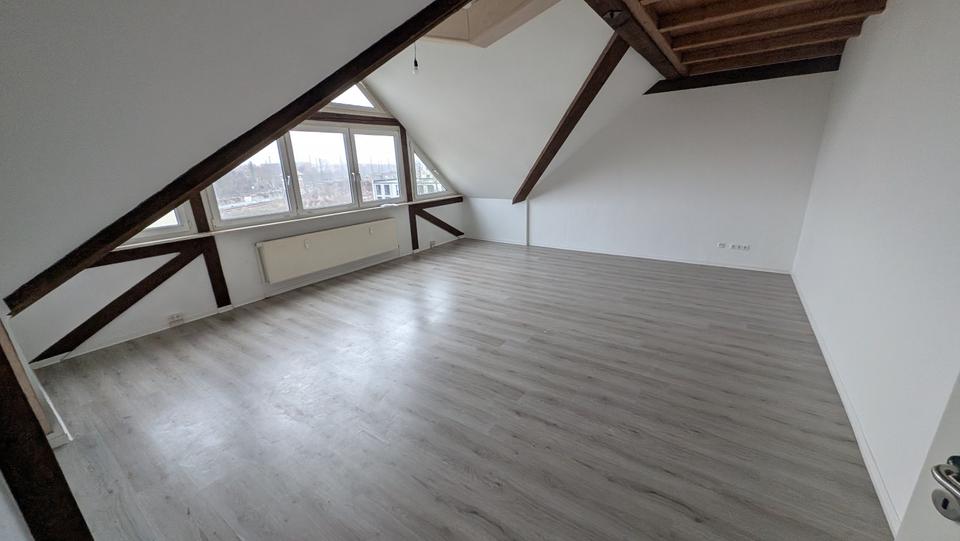 Dachgeschoßwohnung Magdeburg Leipziger Straße - 2 Zimmer, 80 m&sup2;, 475&euro; | Angebot:25540628