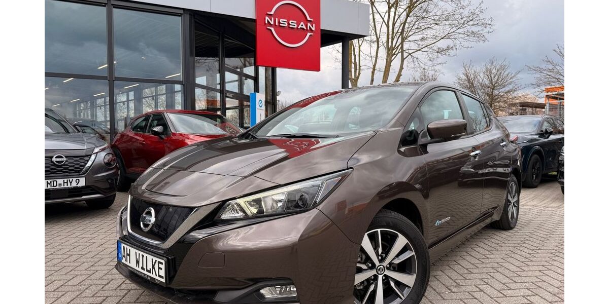 Nissan Leaf 86.972 km 12.750 &euro; Magdeburg 39120