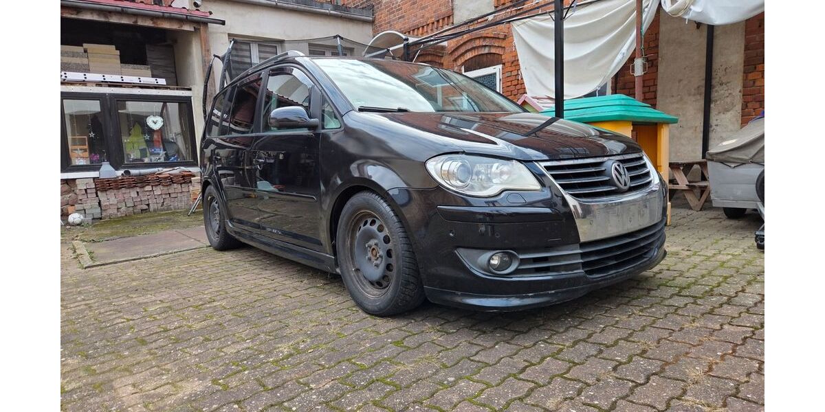 VW Touran 301.756 km 2.600 &euro; Domersleben 39164