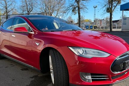 Tesla Model S 205.000 km 15.300 &euro; Magdeburg 39104