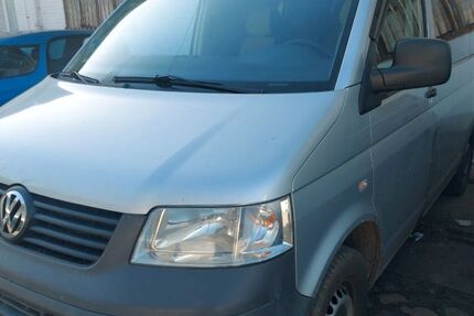 VW T5 Transporter 305.000 km 5.500 &euro; Magdeburg 39120