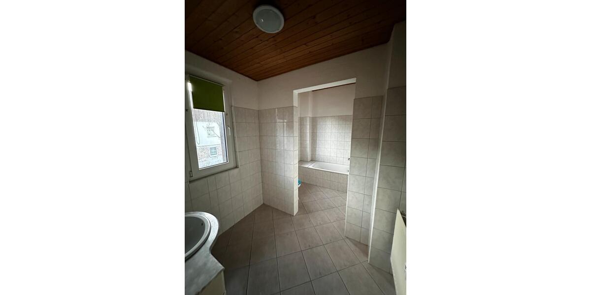 Dachgeschoßwohnung Magdeburg Lemsdorf - 2.5 Zimmer, 100 m&sup2;, 800&euro; | Angebot:24619418