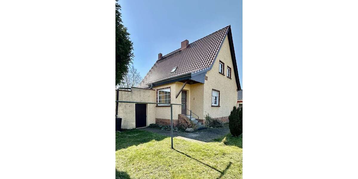 Einfamilienhaus Burg - 6 Zimmer, 132 m&sup2;, 157.000&euro; | Angebot:25880405