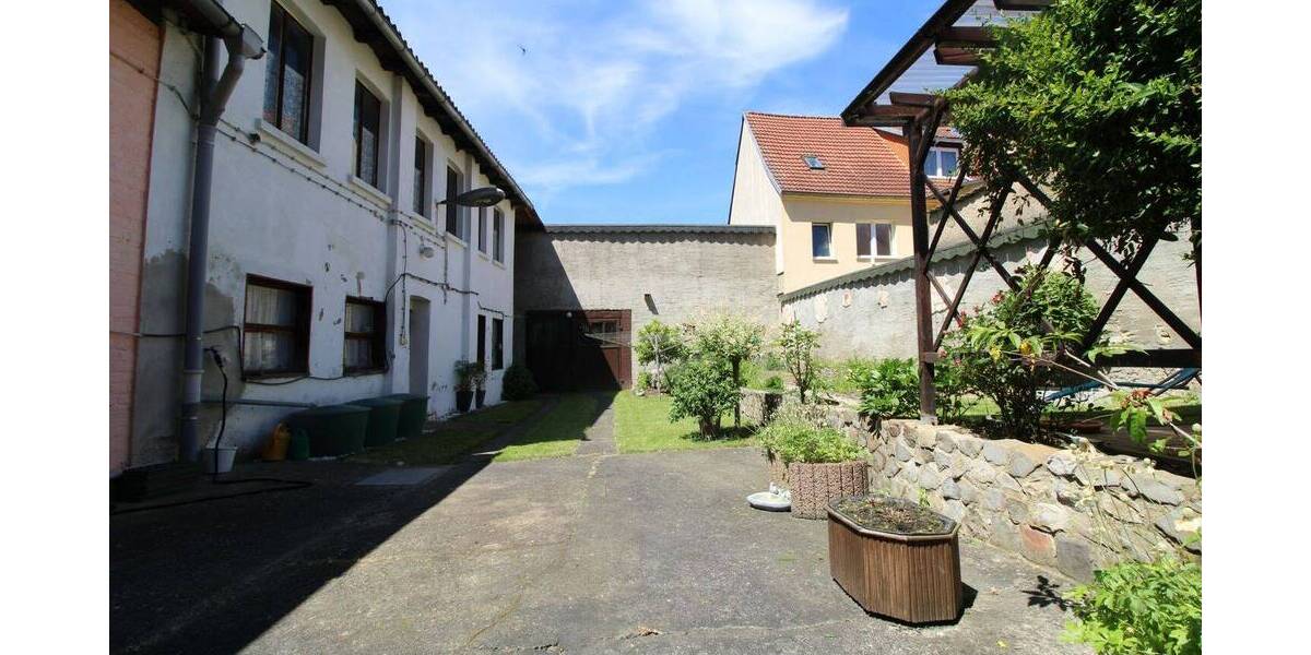 Reihenmittelhaus Calbe - 5 Zimmer, 220 m&sup2;, 99.000&euro; | Angebot:26768383