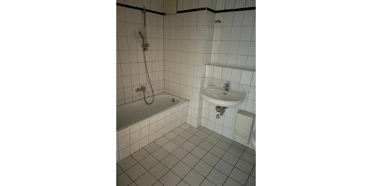 Etagenwohnung Calbe (Saale) - 3 Zimmer, 82 m&sup2;, 460&euro; | Angebot:26058638