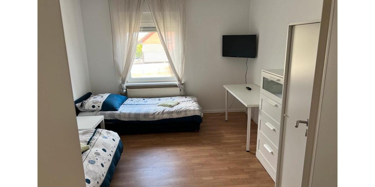 MehrfamilienhausNebengelassGarangenkomplex Süplingen zimmer